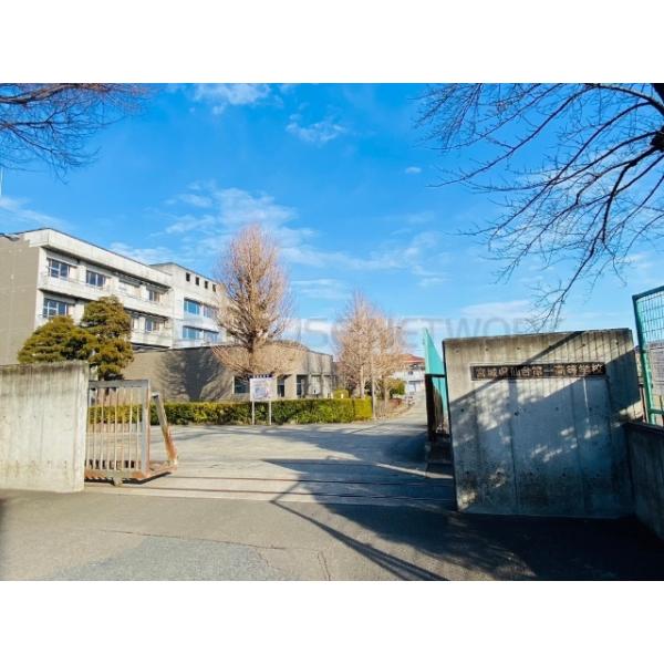 宮城県仙台第一高校:943m