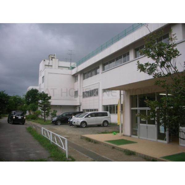 仙台市立泉ケ丘小学校:796m