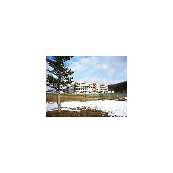 富谷市立富谷第二中学校:1477m