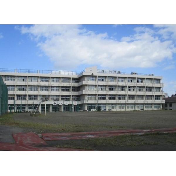 仙台市立第二中学校:1471m