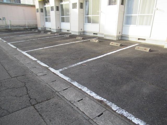 コア桜ヶ丘（201） 駐車場