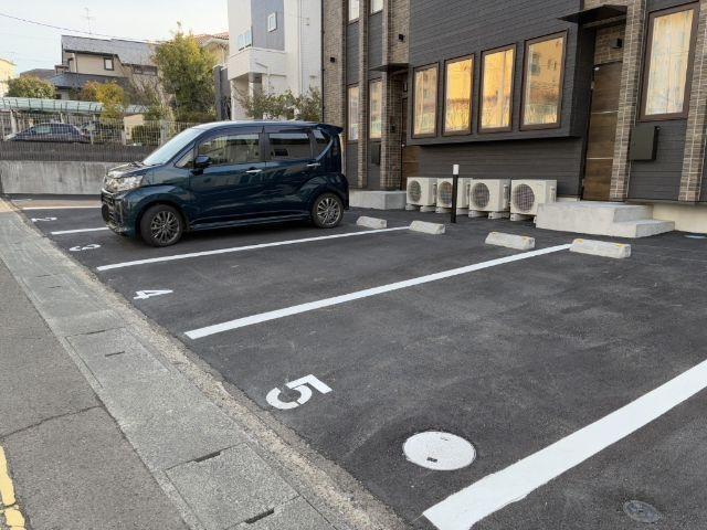 クレストコートⅠ（H） 駐車場