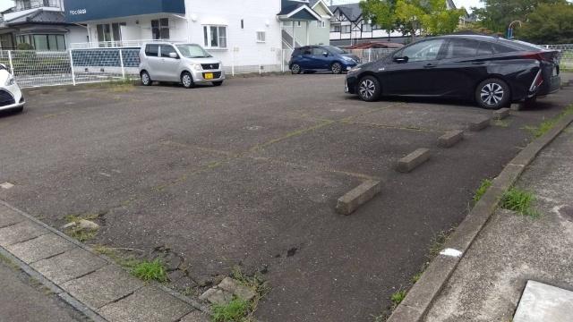 みちのくハイツ10（302） 駐車場