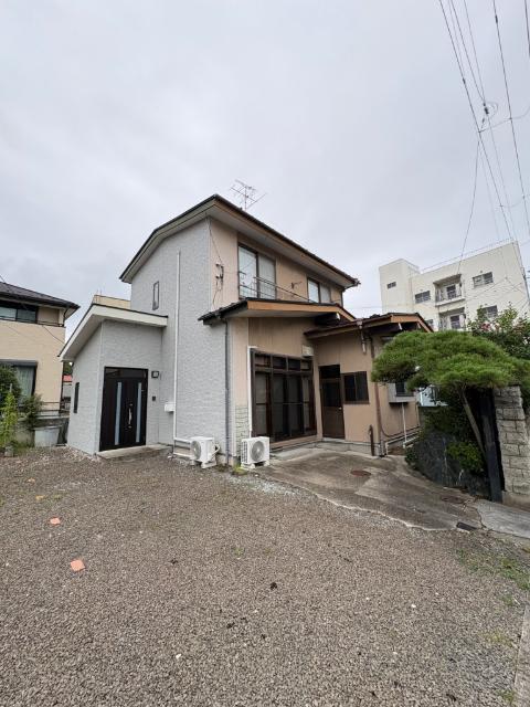 尾島町貸家（1） 駐車場