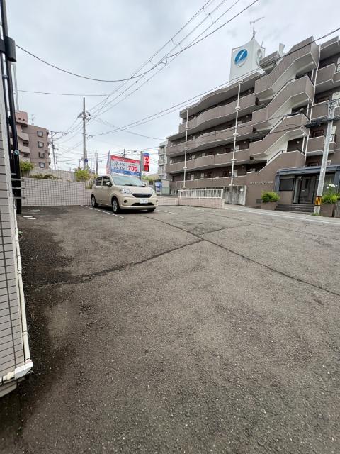 ハイマート小松島（108） 駐車場