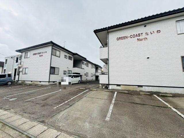 グリーンコースト大和N棟（102） 駐車場