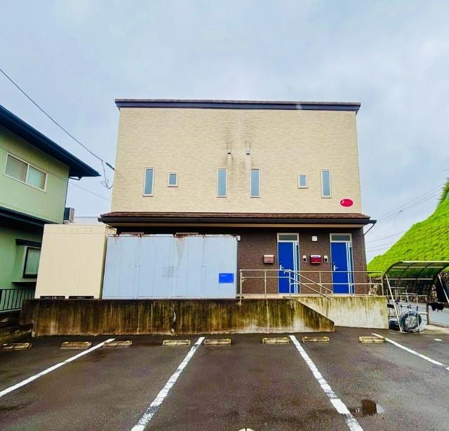 ヴィスティージュ（101） 駐車場