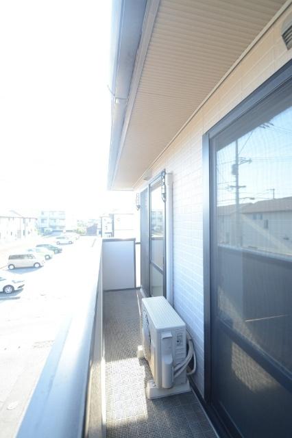 ファミール宮川E棟（202） バルコニー