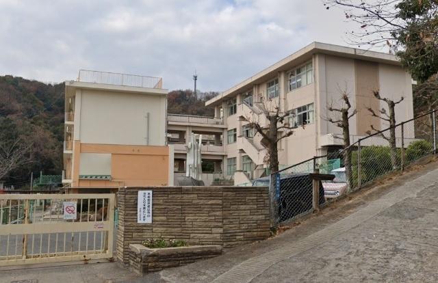 岡山市立津島小学校：613m