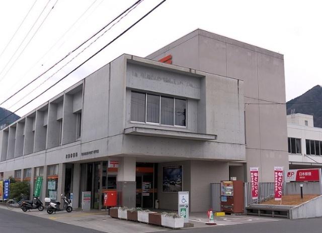 高梁鍛冶町郵便局：330m