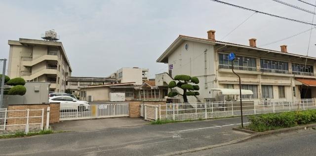 倉敷市立大高小学校：671m