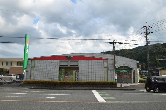 トマト銀行久世支店
