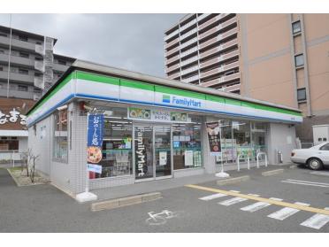 ファミリーマート鶴見緑地東店：222m