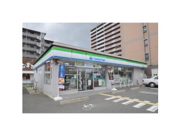 ファミリーマート鶴見緑地東店：118m