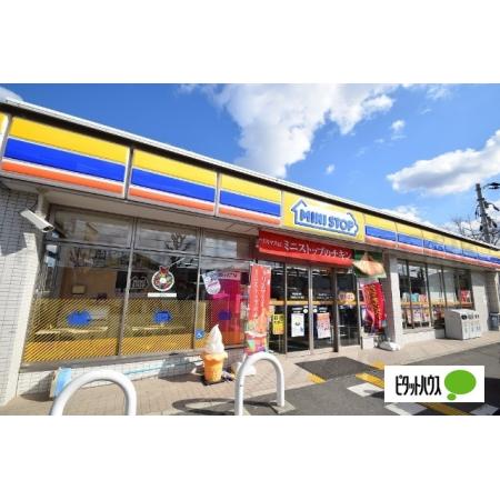 ミニストップ大阪諸口5丁目店：651m
