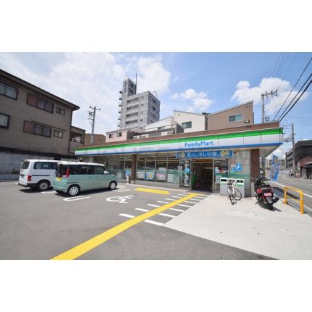 ファミリーマート諏訪一丁目店：324m
