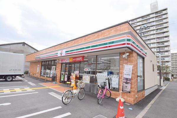 セブンイレブン大阪古市3丁目店：227m