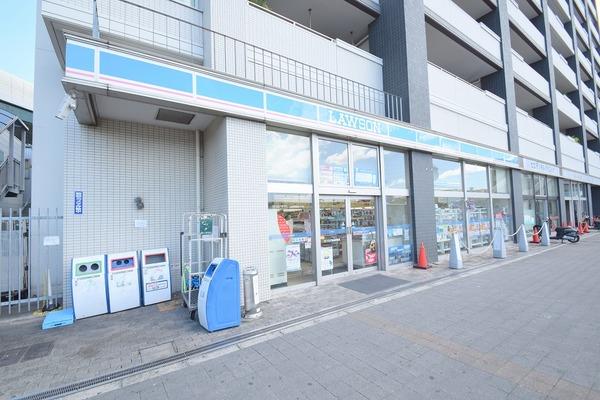 ローソン門真南駅前店：519m