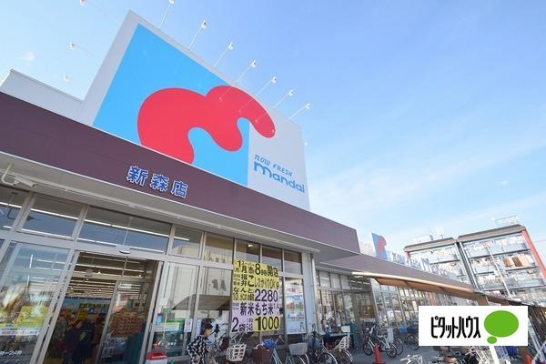 万代新森店：783m