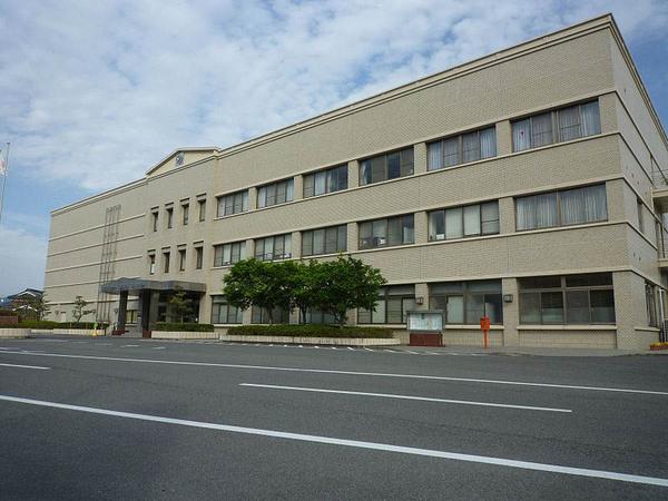 和気町役場：890m