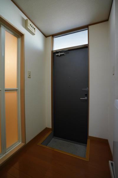 レオパレス中島 玄関