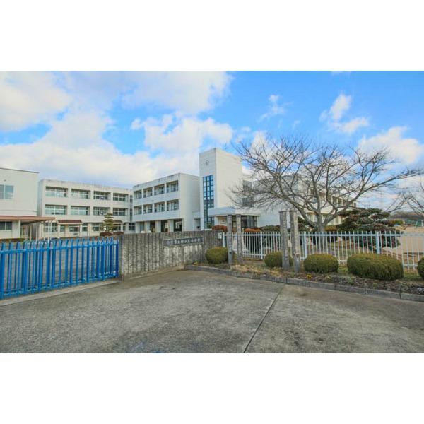 赤磐市立桜が丘小学校：631m