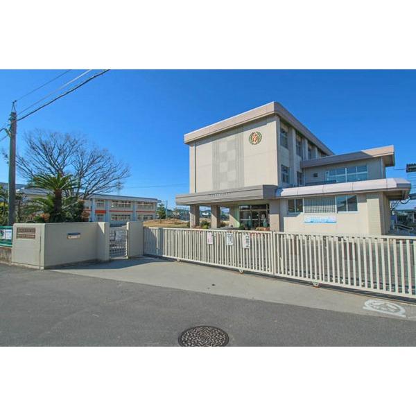 岡山市立西大寺南小学校：919m