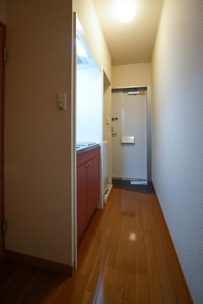 レオパレス倉安川 玄関