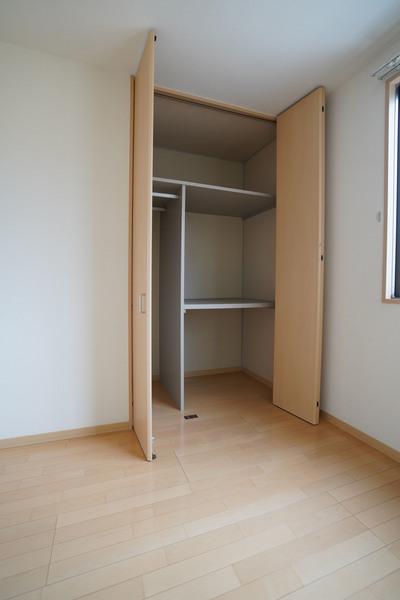 シャーメゾンフェリス　弐番館 収納