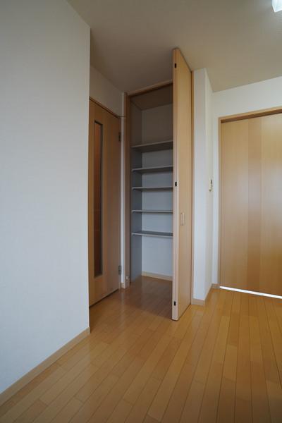 シャーメゾンフェリス　弐番館 収納