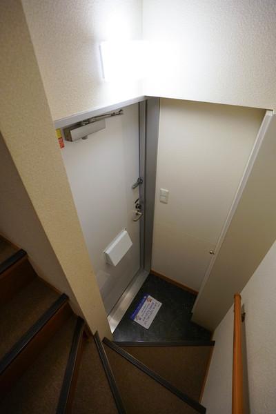レオネクストパレス市場 玄関