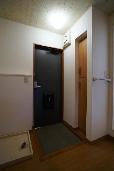 メープル湊A 玄関