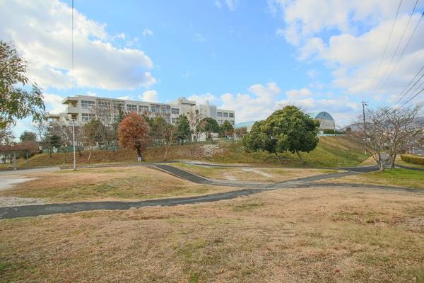 赤磐市立山陽東小学校：1611m