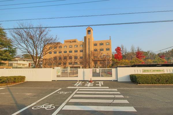 山陽学園大学山陽学園短期大学図書：1809m