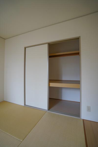 クレセント中島 収納