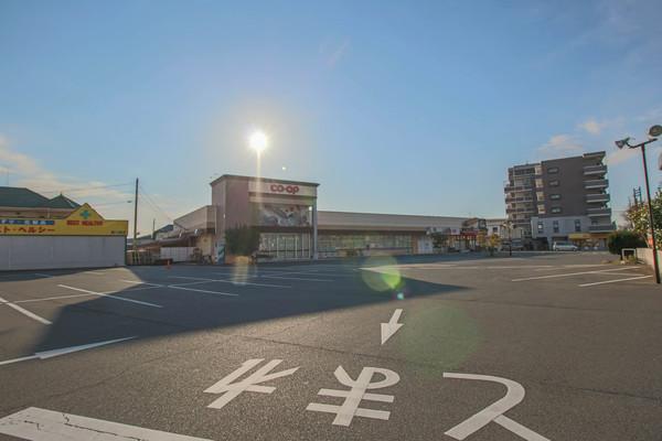 コープ東川原：979m