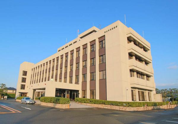 岡山中央警察署：1228m
