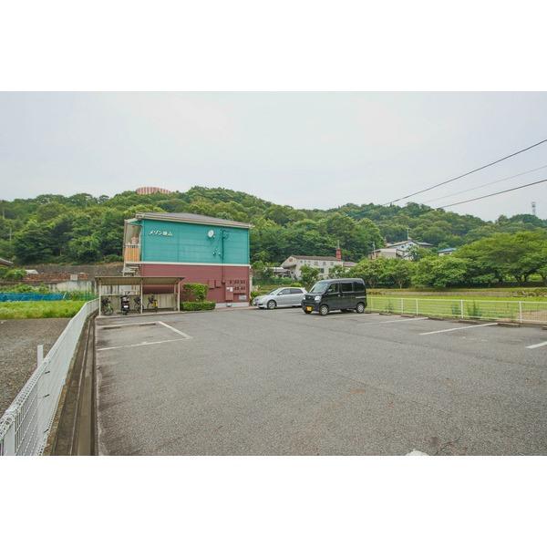 メゾン横山 駐車場