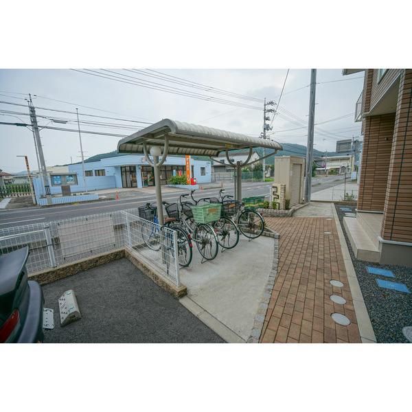 メゾン・ド・フルール 駐車場