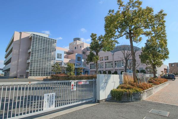 岡山市立操明小学校：1017m