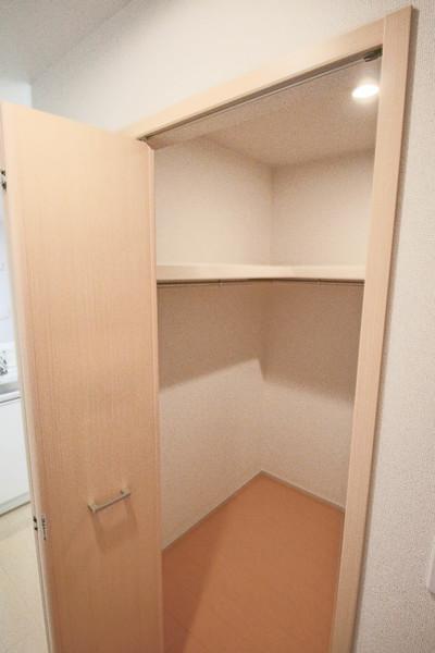 グランツヒル（102） 収納