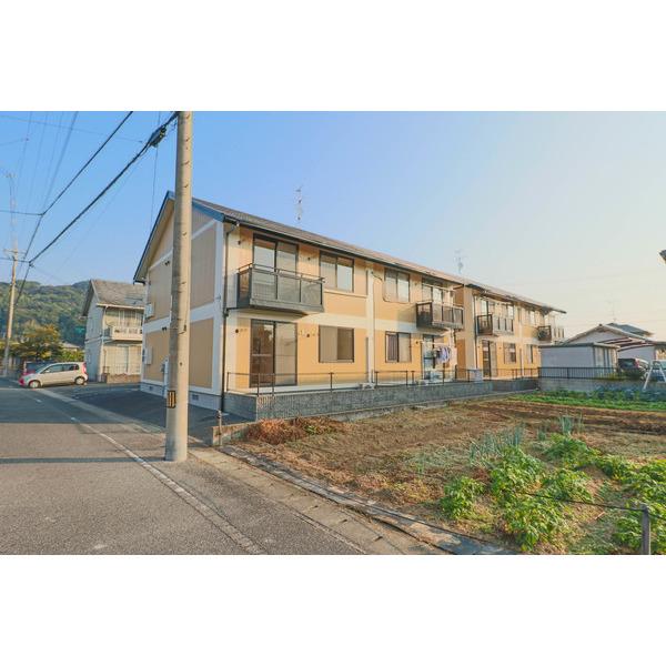 ファミーユ竹原　F 外観