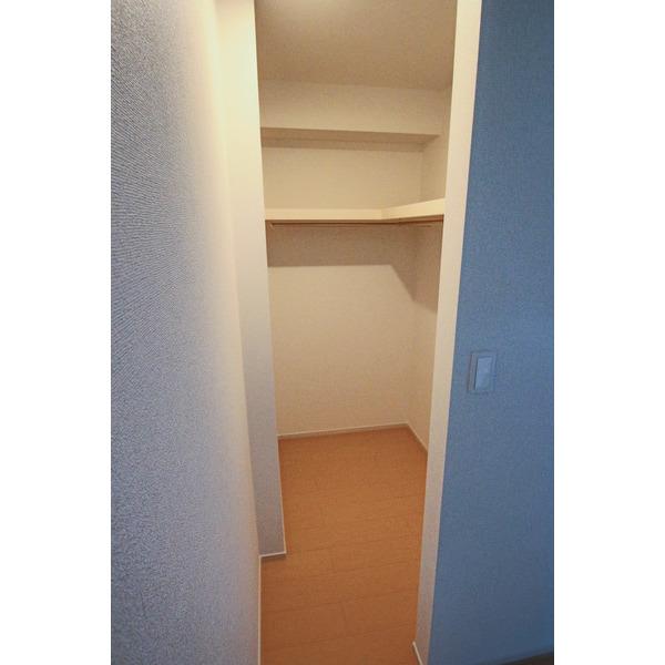 エミール 部屋画像