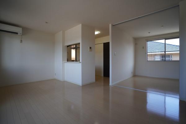 シャーメゾンつばき 3番館 リビング