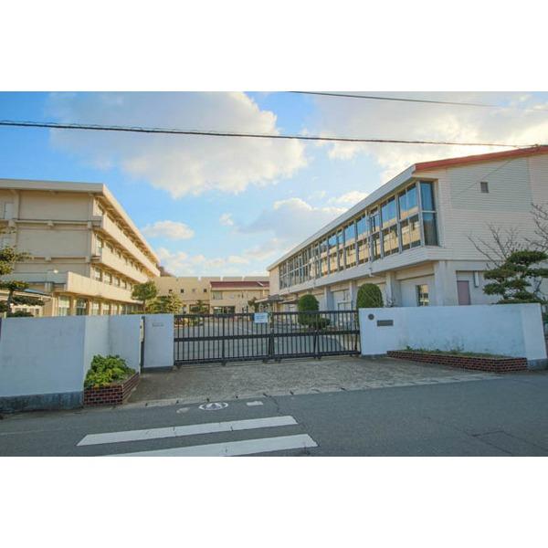 岡山市立古都小学校：1461m
