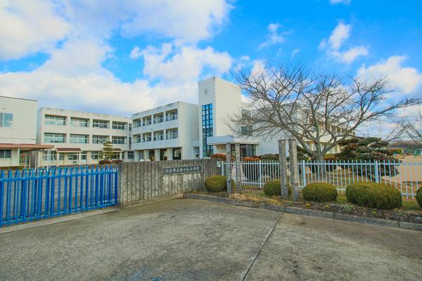 赤磐市立桜が丘小学校：1235m