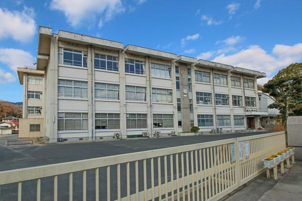 岡山市立牧石小学校：3934m
