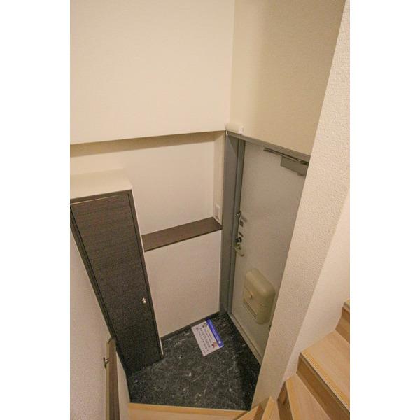 レオネクスト雄町 玄関