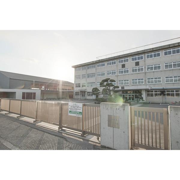 岡山市立幡多小学校：1236m
