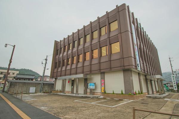 備前信用金庫本店：741m